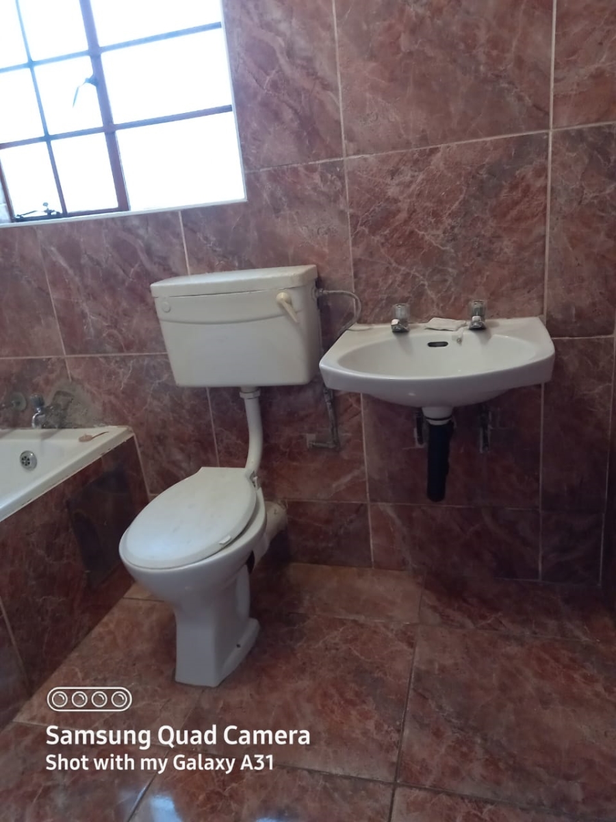 3 Bedroom Property for Sale in Commercia Gauteng