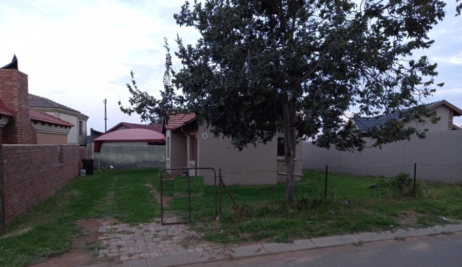 3 Bedroom Property for Sale in Commercia Gauteng