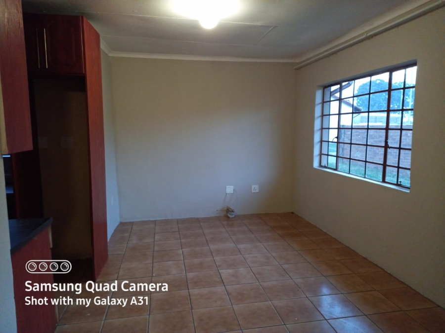 3 Bedroom Property for Sale in Commercia Gauteng