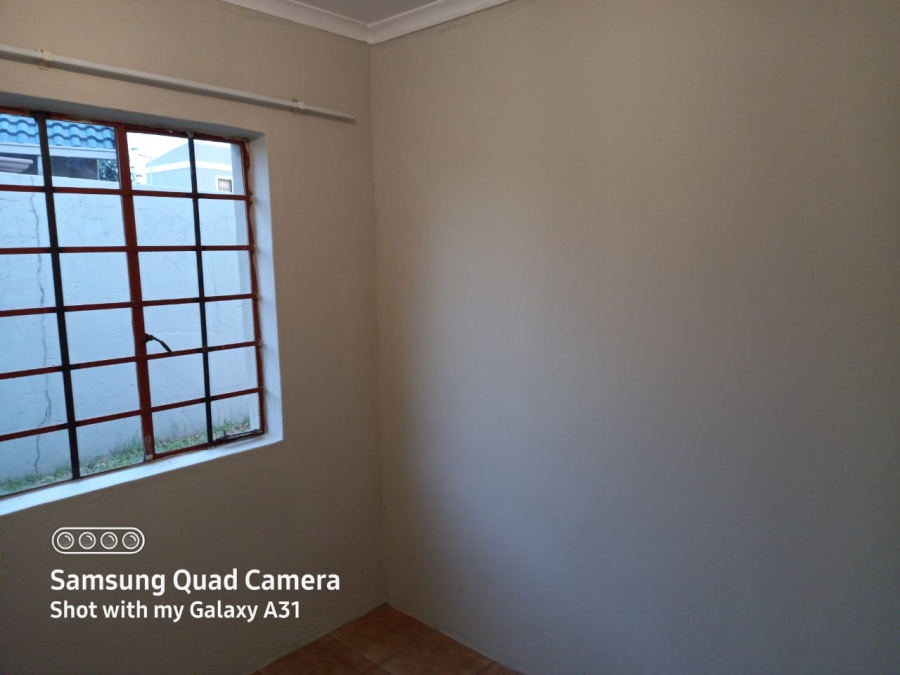 3 Bedroom Property for Sale in Commercia Gauteng