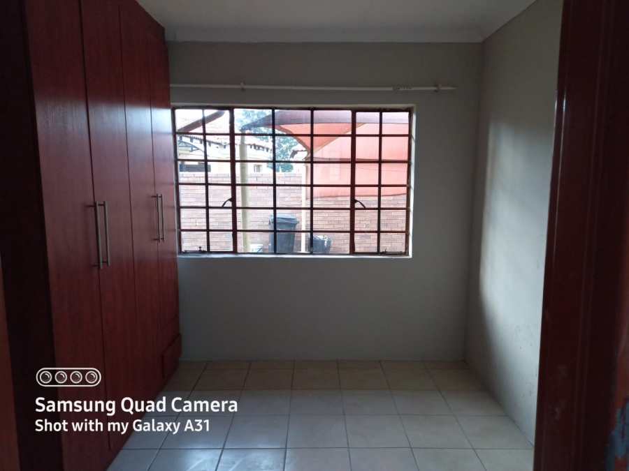 3 Bedroom Property for Sale in Commercia Gauteng