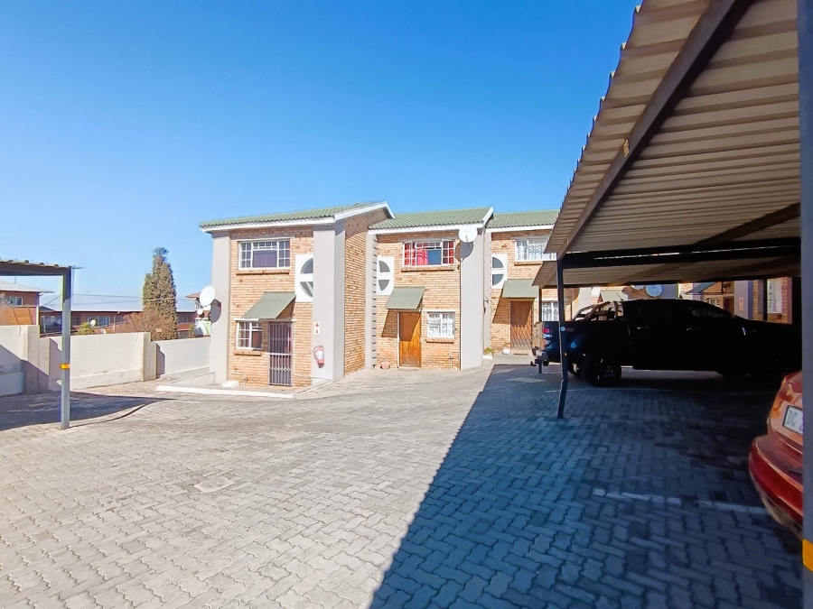 2 Bedroom Property for Sale in Primrose Hill Gauteng