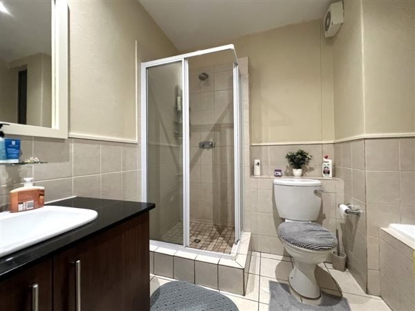 2 Bedroom Property for Sale in Sandton Central Gauteng