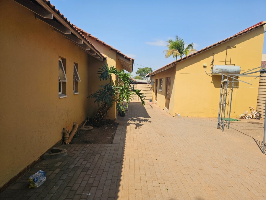 5 Bedroom Property for Sale in Montana Tuine Gauteng