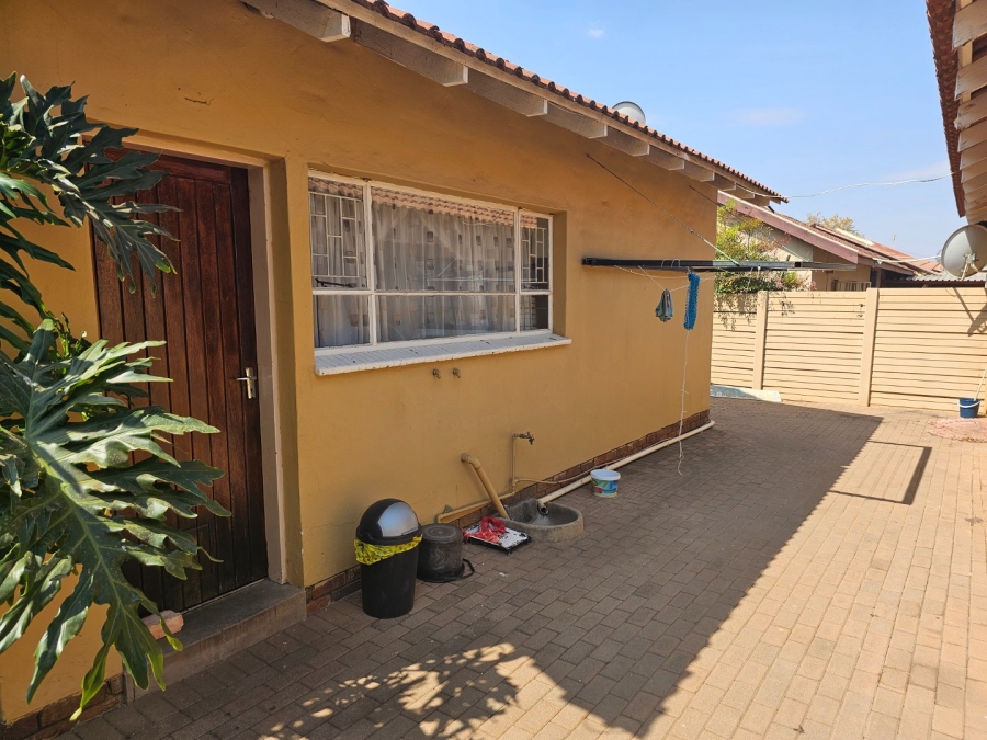 5 Bedroom Property for Sale in Montana Tuine Gauteng