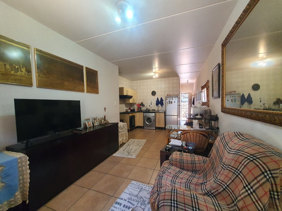 2 Bedroom Property for Sale in Noordhang Gauteng