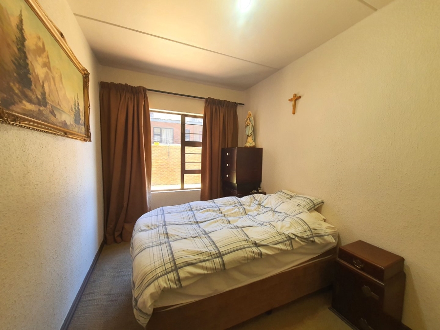 2 Bedroom Property for Sale in Noordhang Gauteng