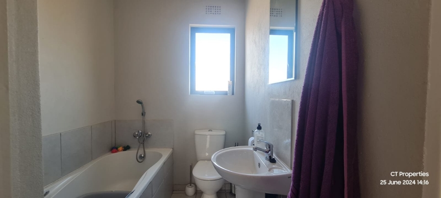 3 Bedroom Property for Sale in Kenleaf Gauteng