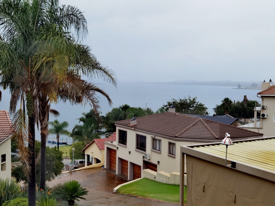 4 Bedroom Property for Sale in Bronkhorstbaai Gauteng