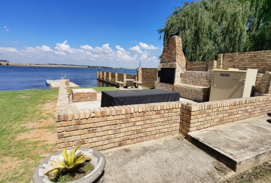 4 Bedroom Property for Sale in Bronkhorstbaai Gauteng