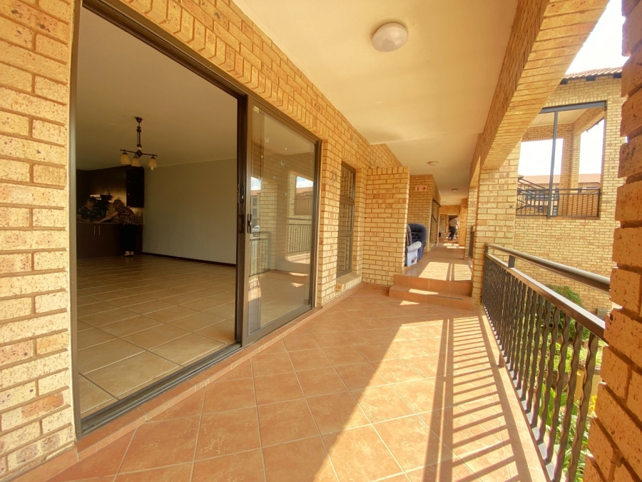 2 Bedroom Property for Sale in Monument Gauteng