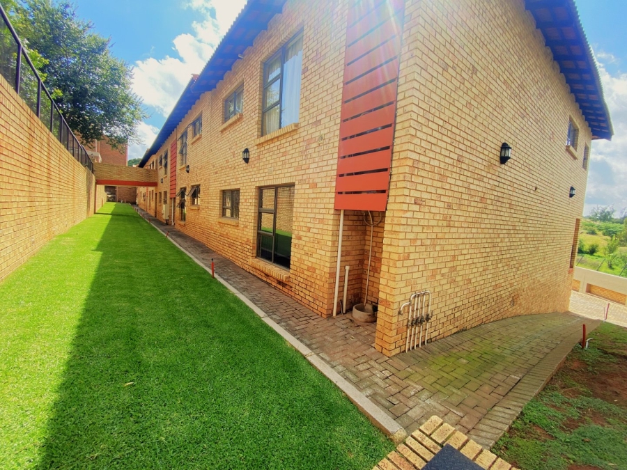 2 Bedroom Property for Sale in Monument Gauteng