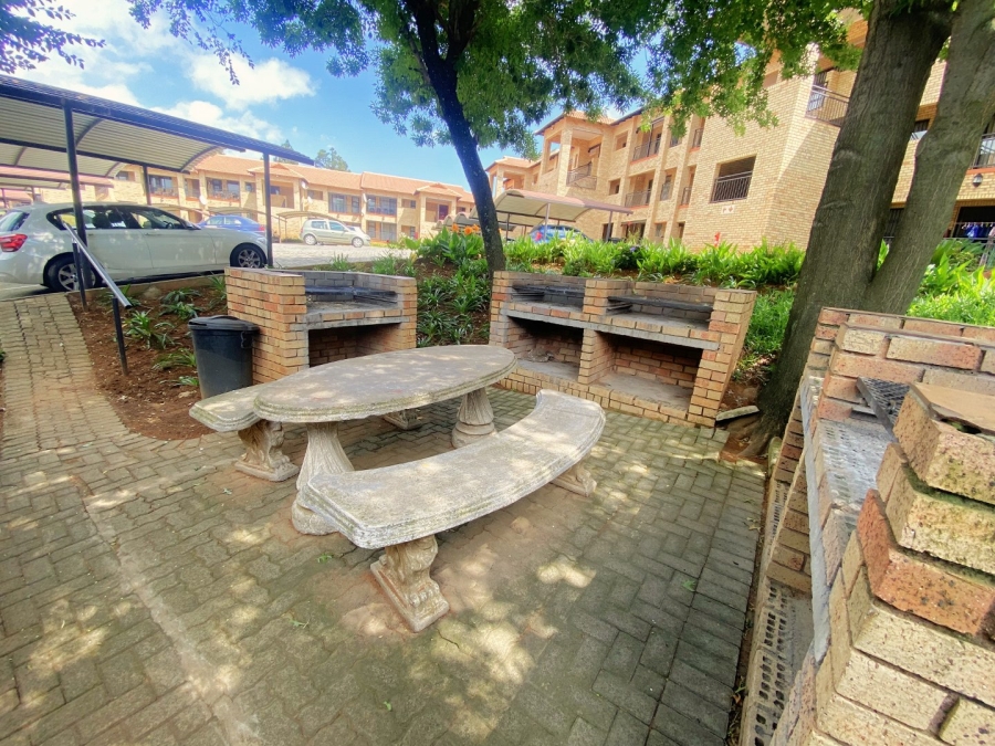 2 Bedroom Property for Sale in Monument Gauteng