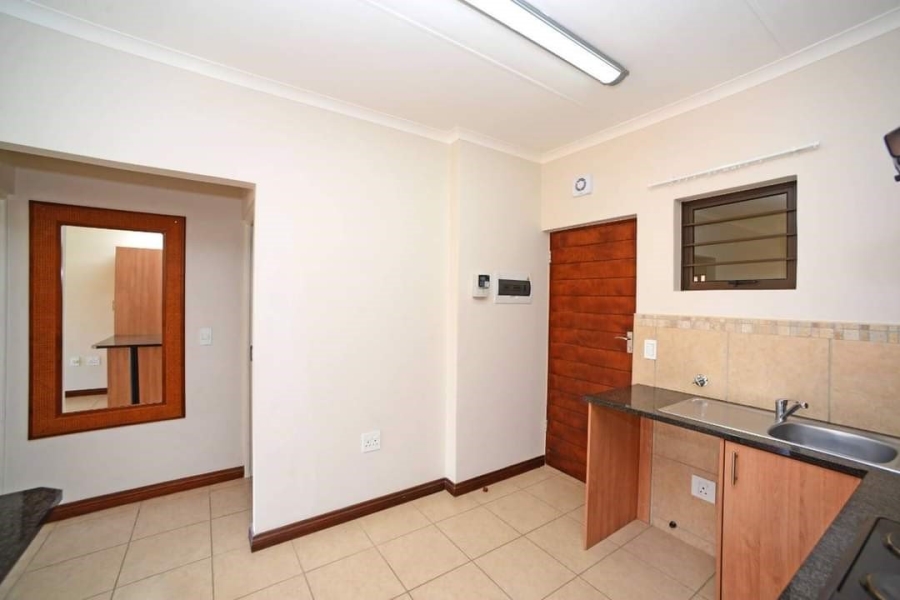 To Let 1 Bedroom Property for Rent in Brentwood Park AH Gauteng