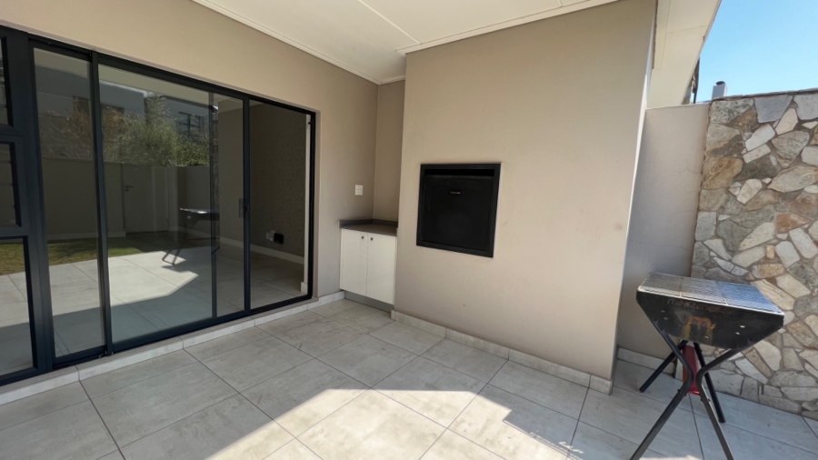 To Let 3 Bedroom Property for Rent in Waterfall Gauteng