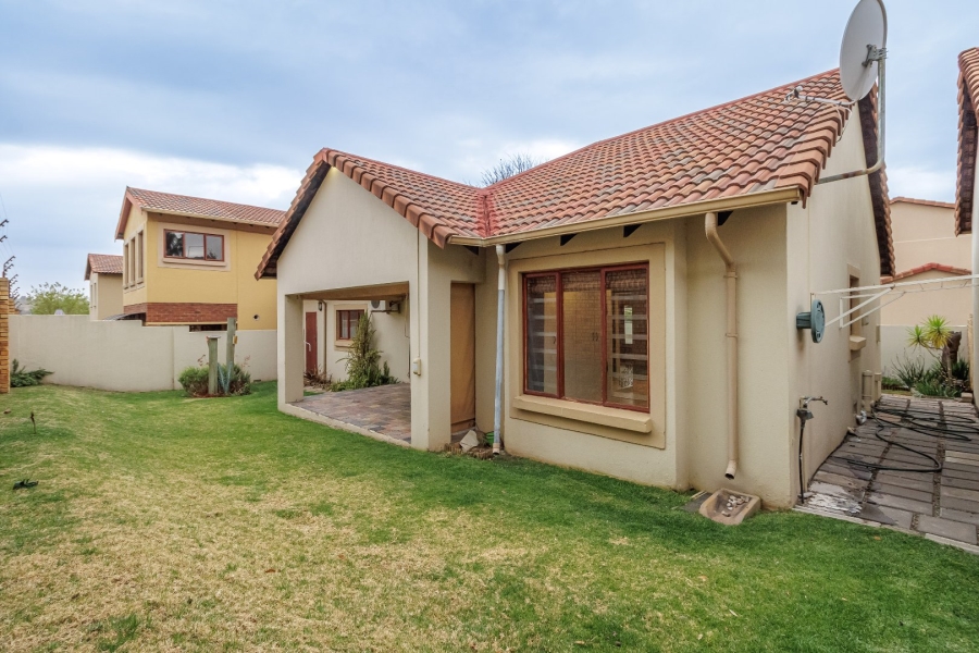 2 Bedroom Property for Sale in Willowbrook Gauteng