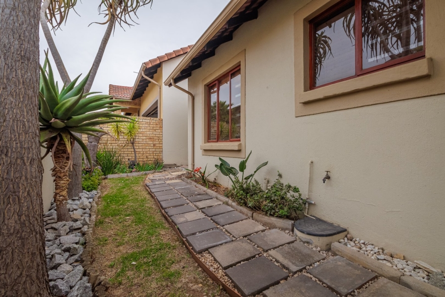 2 Bedroom Property for Sale in Willowbrook Gauteng