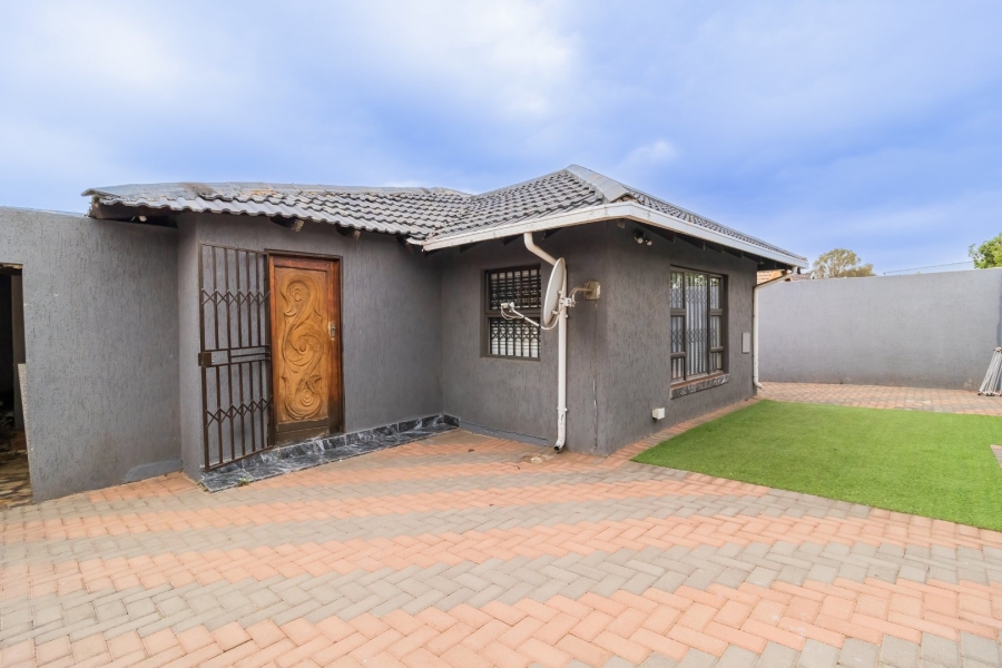 3 Bedroom Property for Sale in Ormonde View Gauteng