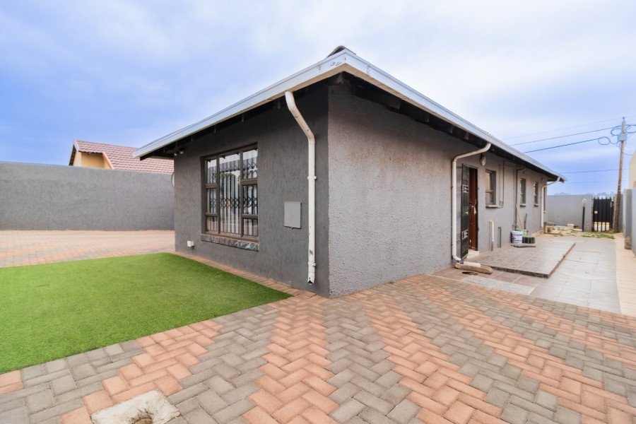 3 Bedroom Property for Sale in Ormonde View Gauteng