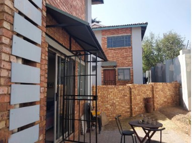 2 Bedroom Property for Sale in Farrar Park Gauteng