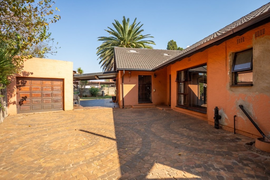 4 Bedroom Property for Sale in Ravensklip Gauteng