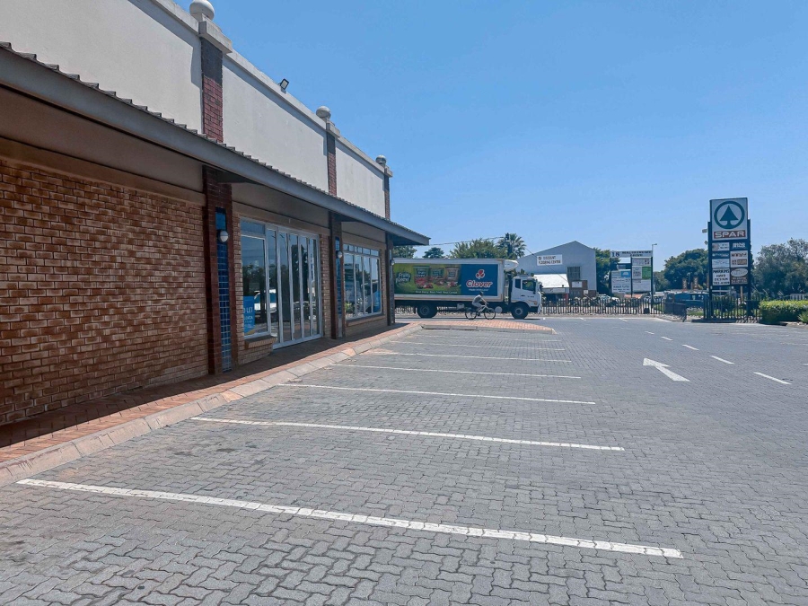 To Let commercial Property for Rent in Robindale Gauteng