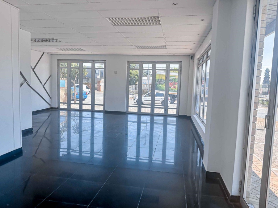 To Let commercial Property for Rent in Robindale Gauteng