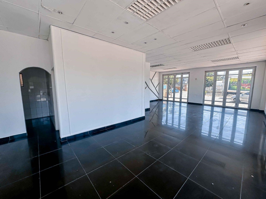 To Let commercial Property for Rent in Robindale Gauteng