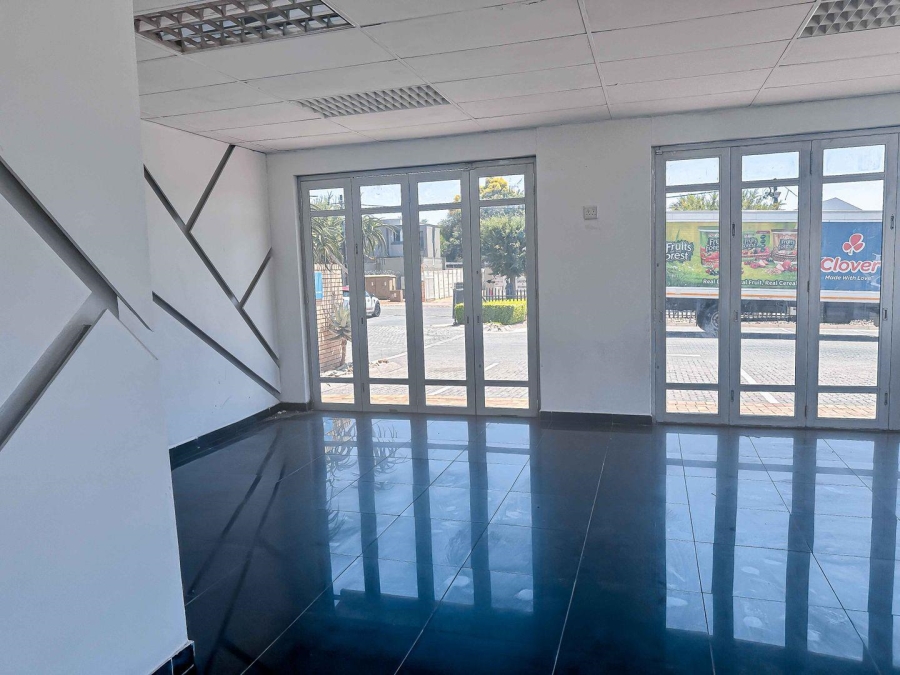 To Let commercial Property for Rent in Robindale Gauteng