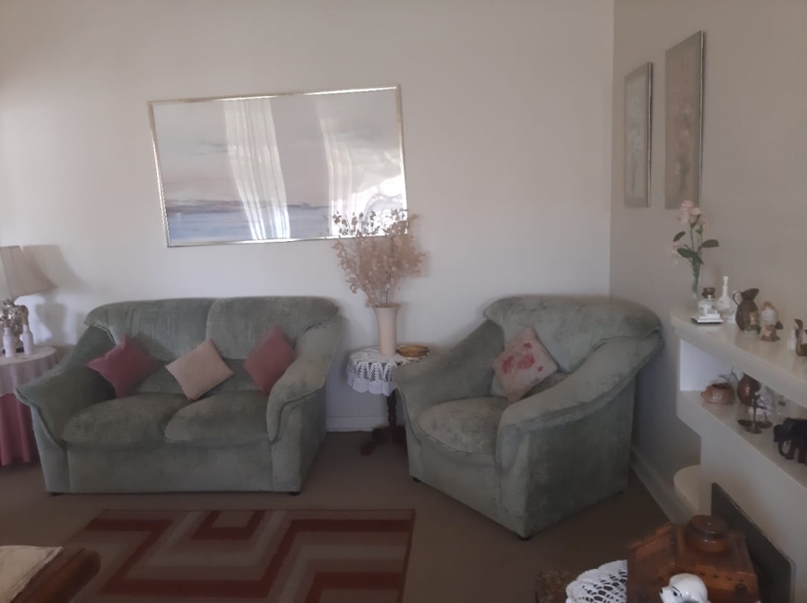 5 Bedroom Property for Sale in Orange Grove Gauteng