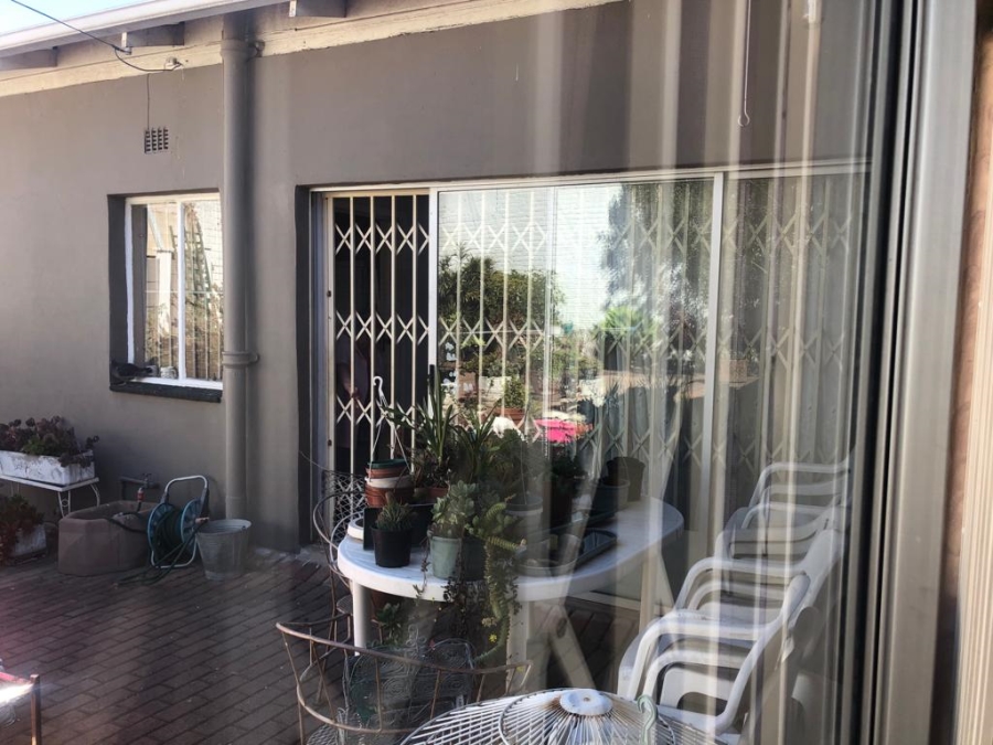 5 Bedroom Property for Sale in Orange Grove Gauteng