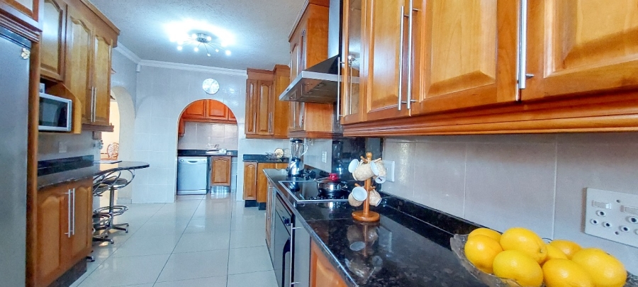 4 Bedroom Property for Sale in Lenasia Ext 6 Gauteng