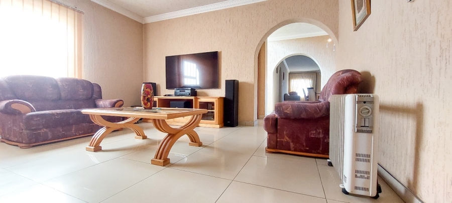 4 Bedroom Property for Sale in Lenasia Ext 6 Gauteng