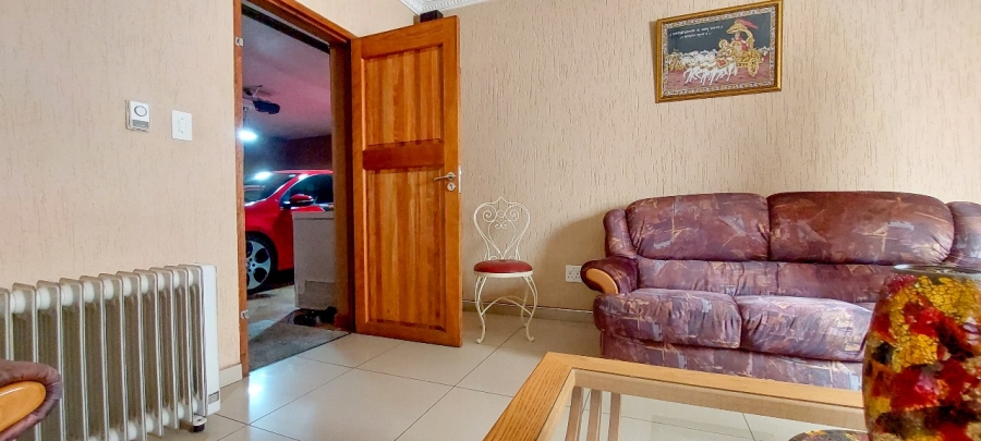 4 Bedroom Property for Sale in Lenasia Ext 6 Gauteng