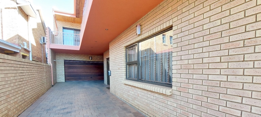 4 Bedroom Property for Sale in Lenasia Ext 6 Gauteng