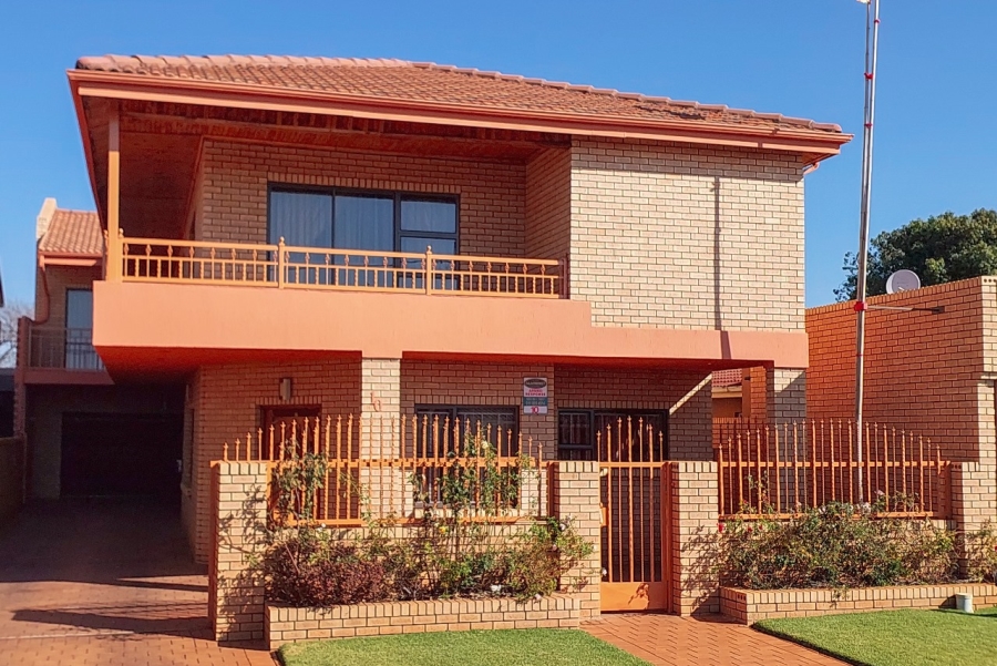 4 Bedroom Property for Sale in Lenasia Ext 6 Gauteng