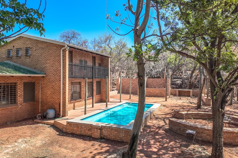 5 Bedroom Property for Sale in Boekenhoutskloof and surround Gauteng