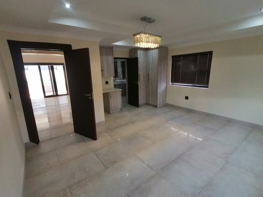 6 Bedroom Property for Sale in Blue Valley Golf Estate Gauteng