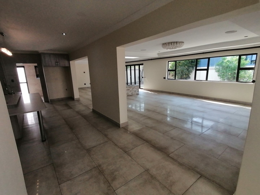 6 Bedroom Property for Sale in Blue Valley Golf Estate Gauteng