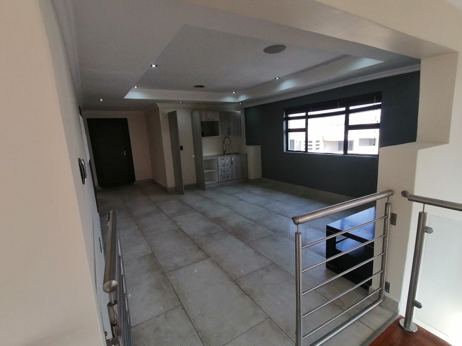 6 Bedroom Property for Sale in Blue Valley Golf Estate Gauteng