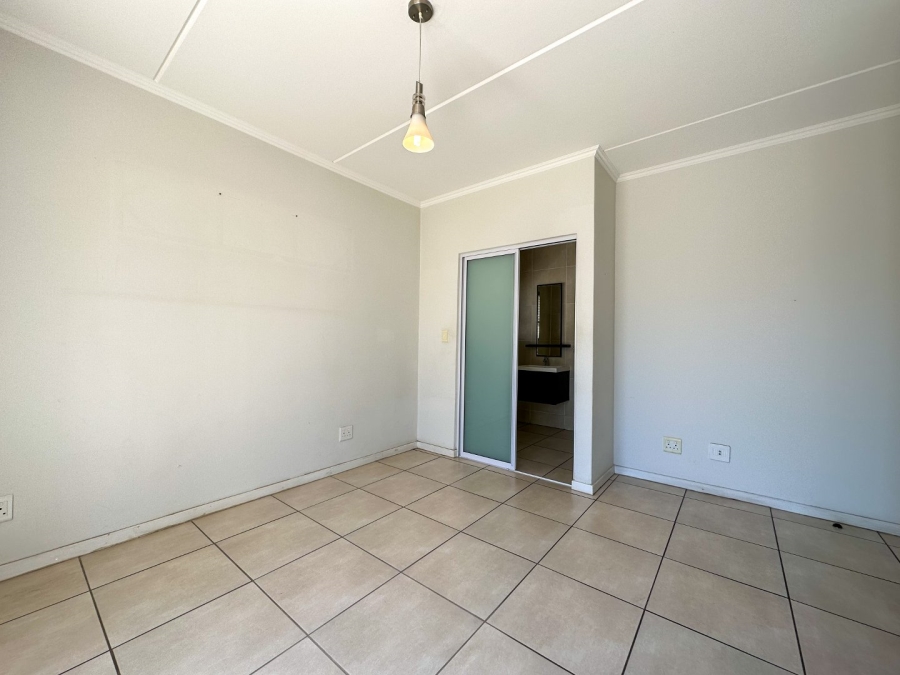 2 Bedroom Property for Sale in Greenstone Hill Gauteng