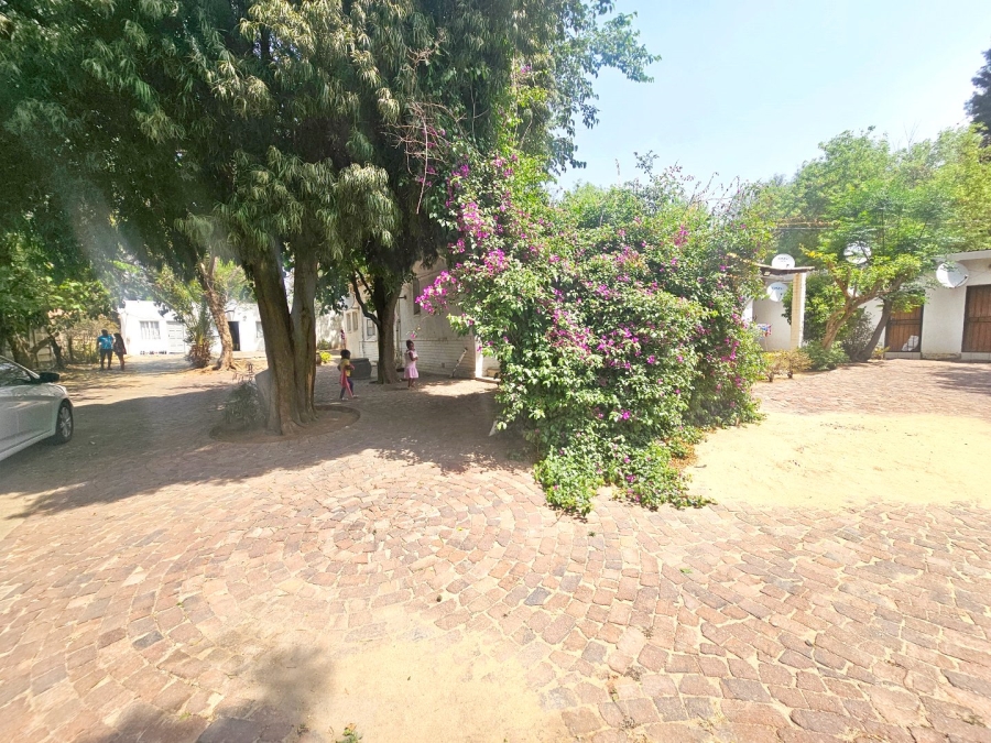 18 Bedroom Property for Sale in Parkhill Gardens Gauteng