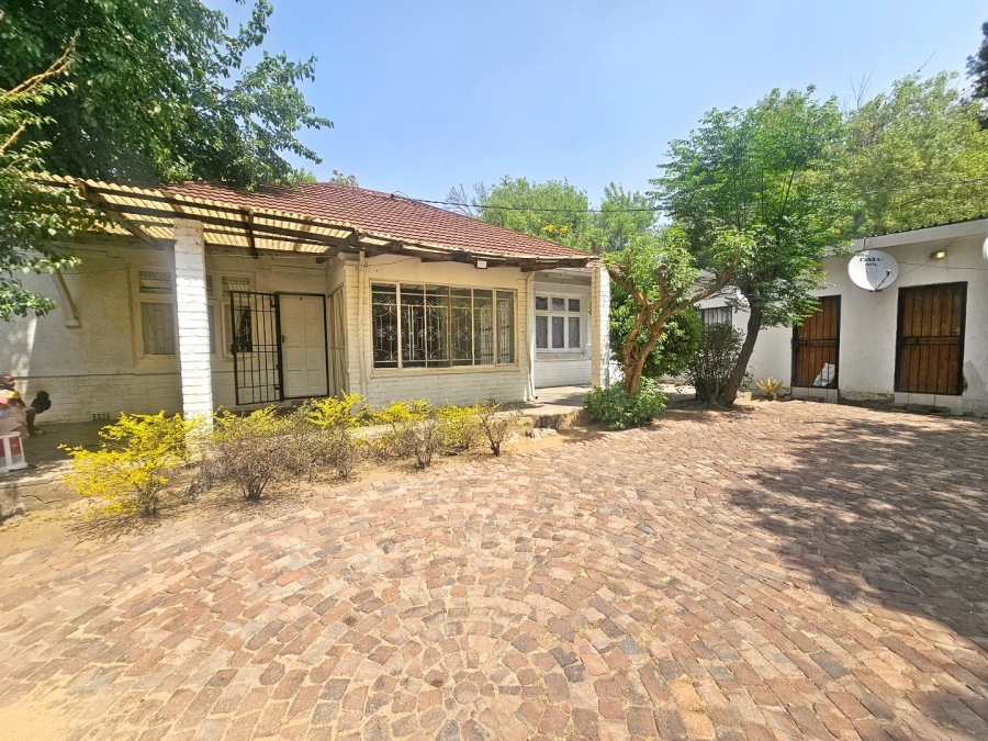 18 Bedroom Property for Sale in Parkhill Gardens Gauteng