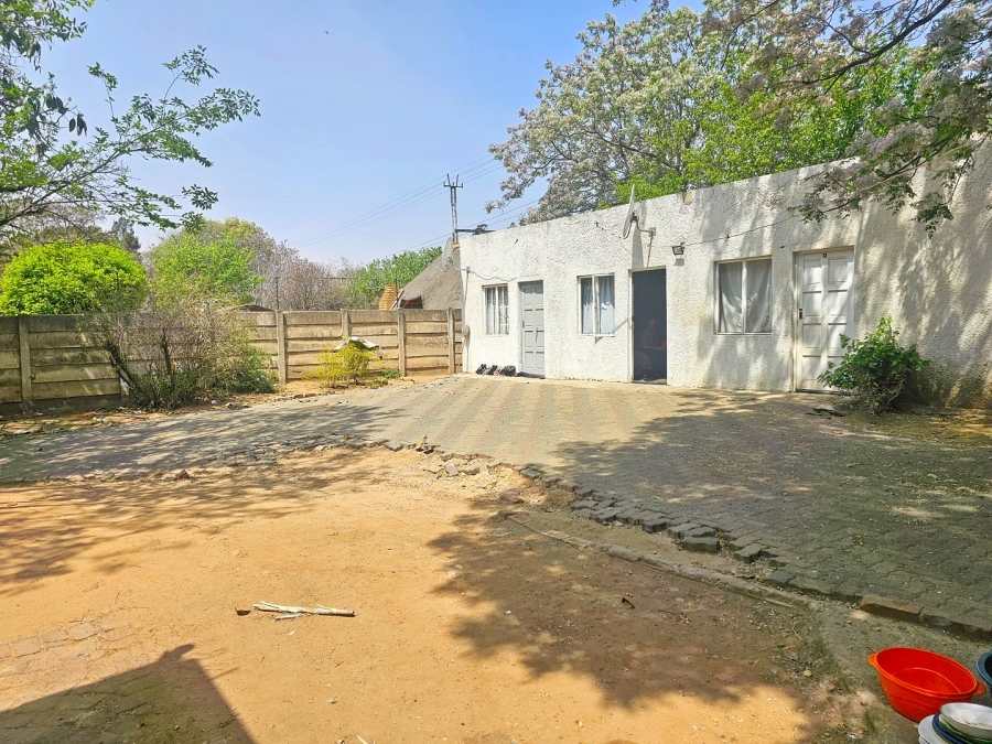 18 Bedroom Property for Sale in Parkhill Gardens Gauteng