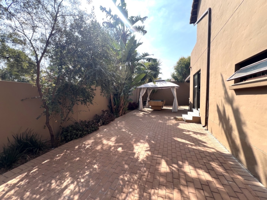 To Let 3 Bedroom Property for Rent in Fourways Gauteng