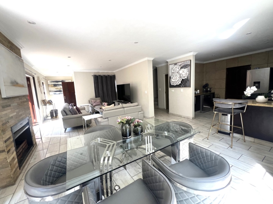 To Let 3 Bedroom Property for Rent in Fourways Gauteng