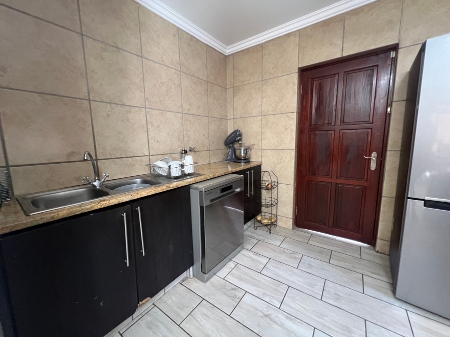 To Let 3 Bedroom Property for Rent in Fourways Gauteng