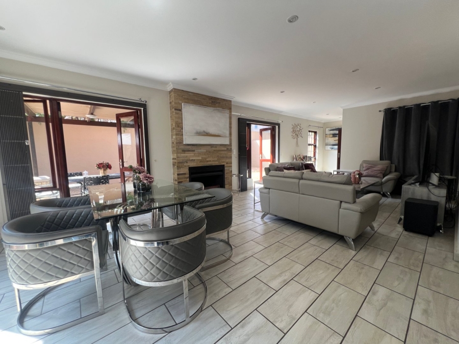 To Let 3 Bedroom Property for Rent in Fourways Gauteng