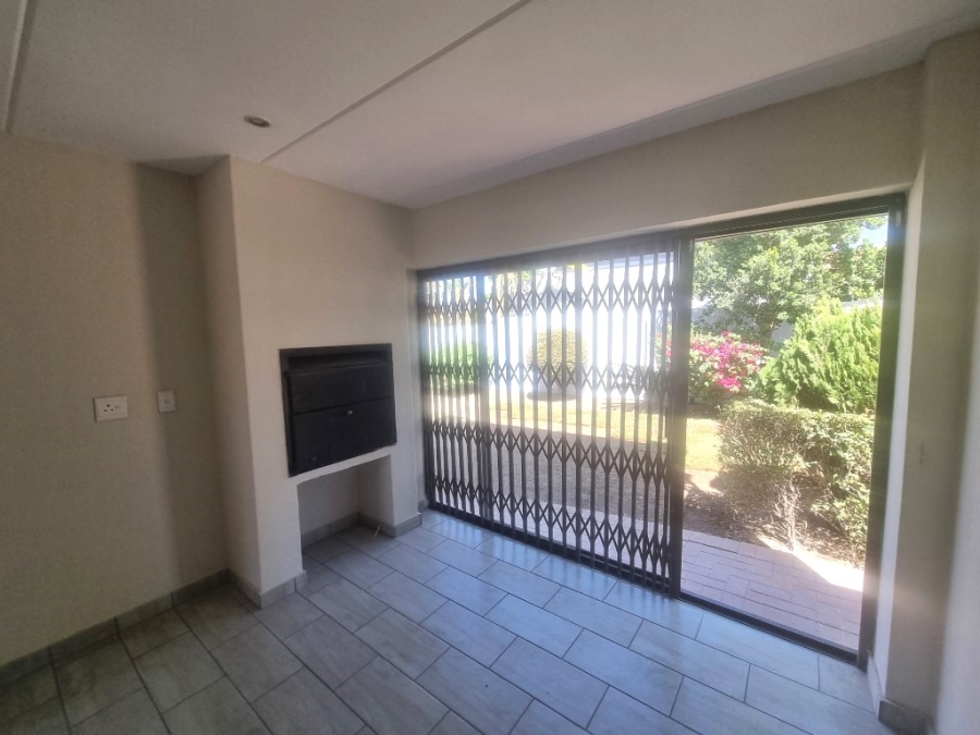 To Let 3 Bedroom Property for Rent in Broadacres Gauteng