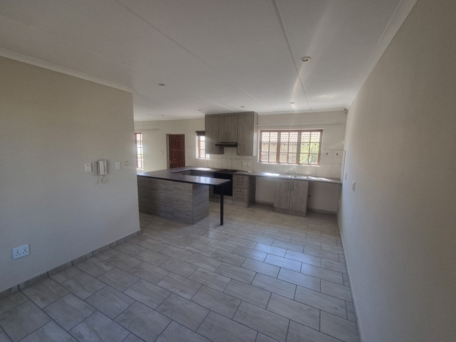 To Let 3 Bedroom Property for Rent in Broadacres Gauteng